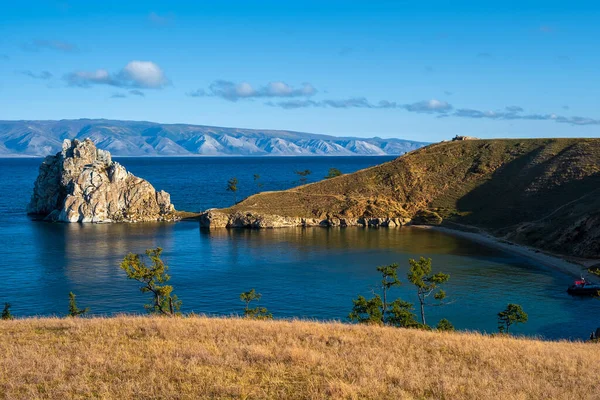 Shamanka Rock Lago Baikal Cerca Aldea Khuzhir Isla Olkhon Septiembre — Foto de Stock