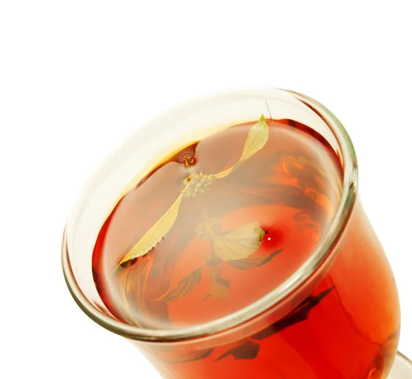 Taza de té con hojas de melisa aisladas sobre fondo blanco . —  Fotos de Stock