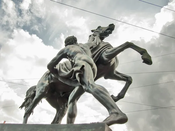 The Horse Tamers, designed by the Russian sculptor, Peter Klodt — Stock Photo, Image