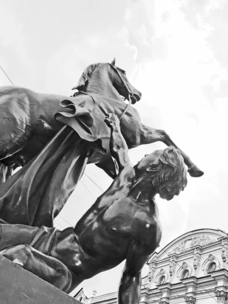 Saint-Petersburg sculpture: The Horse Tamers, designed by the Ru — Stock Photo, Image