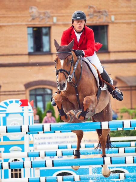 Sankt Petersburg-juli 08: Rider Mikhail Safronov på Virones C i — Stockfoto