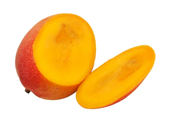 Frutas de mango medio cortadas sobre fondo blanco — Foto de Stock