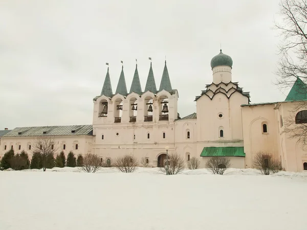 Pohled na Tichvinský Uspenský mužského kláštera, Rusko — Stock fotografie