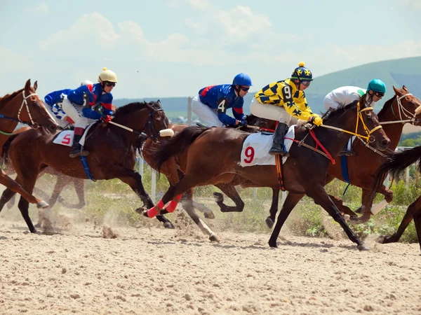 PYATIGORSK,RUSSIA - JULY 7: race for the Big prize OaKS on July — Stock Photo, Image