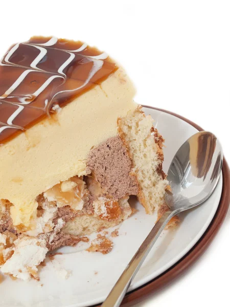 Pedazo de delicioso pastel con mousse de mango — Foto de Stock