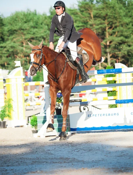 SAINT PETERSBURG-JULY 05: Rider Andrius Petrovas on Zuko S — Stock Photo, Image