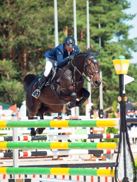 SAINT PETERSBURG-JULHO 06: Cavaleiro Anatoly Timchenko em QUITE — Fotografia de Stock