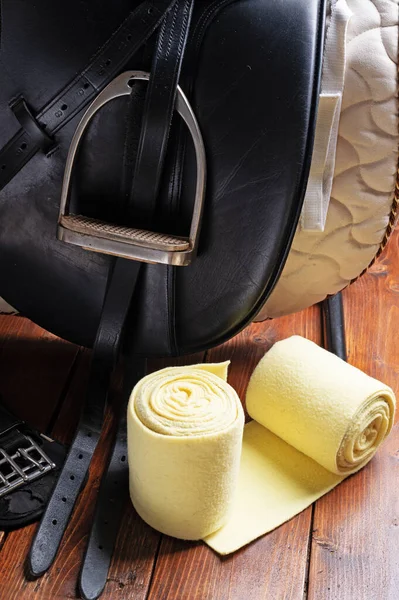 Black Professional Leather Dressage Saddle Complete Nice Saddle Cloth Yellow — Stock Photo, Image