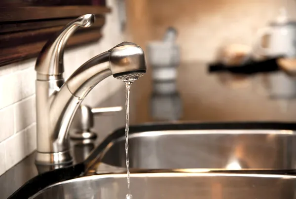 Kitchen faucet — Stock Photo, Image