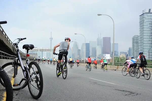 Rijden voor hart in toronto - 2 juni 2013 — Stockfoto