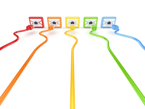 Bunte Patchcords, die mit Umschlägen verbunden sind. — Stockfoto