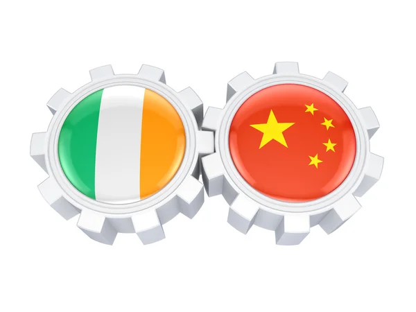 Китайские и ирландские флаги . — стоковое фото