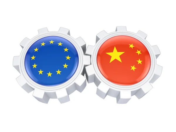 Unii Europejskiej i Chińskiej flagi na koła zębate. — Zdjęcie stockowe