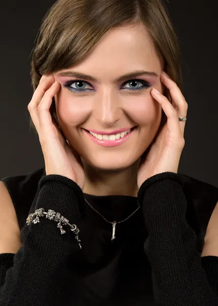 Portrait of the beautiful girl with a speaking glance — Stock Photo, Image