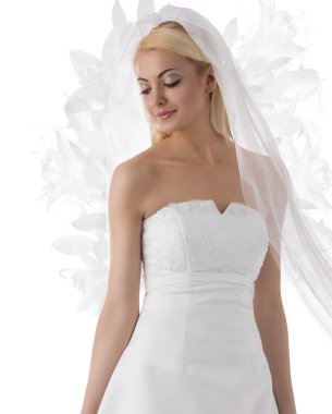 sağ Blonde gelin peçe ile döndü