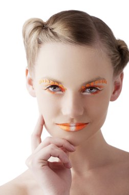 çiçek makyaj dörtte üçü döndü