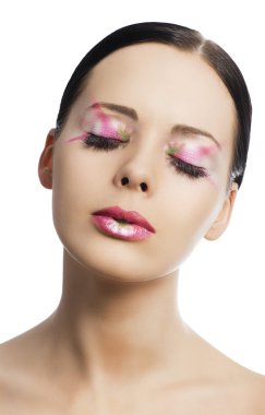 çiçek makyaj dörtte üçü döndü