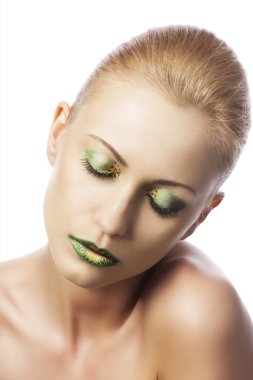 çiçek makyaj dörtte üçü döndü