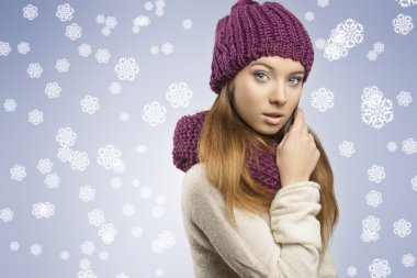 kış giysileri ile sevimli kız