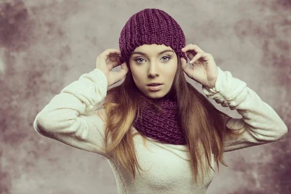 Téli szezonban a divat lány — Stock Fotó
