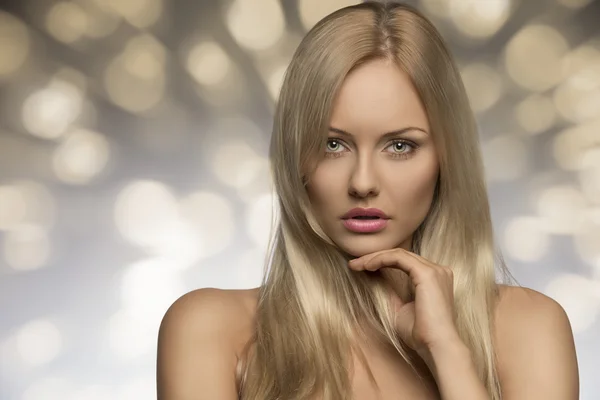 Blond meisje met natuurlijke look — Stockfoto