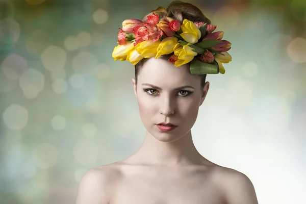 Mulher na primavera retrato de beleza — Fotografia de Stock