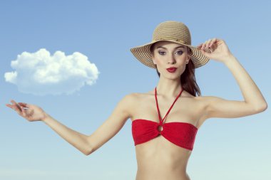 kırmızı bikini yaz şapka