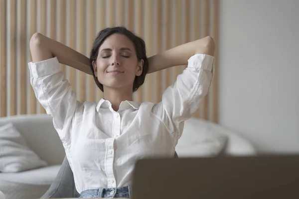 Attractive Positive Young Female Entrepreneur Sitting Desk Home Relaxing Position —  Fotos de Stock