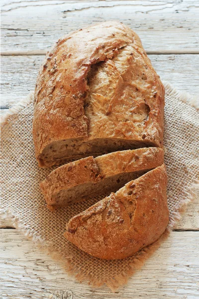 Pão de trigo inteiro — Fotografia de Stock