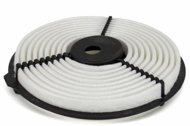 Araba hava filtresi, beyaz arkaplanda izole.