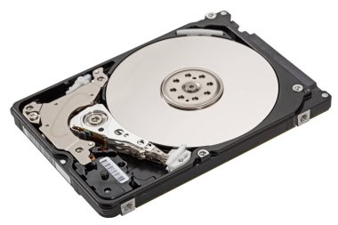 Klipsleme yolu ile, beyaz arkaplanda izole sabit disk