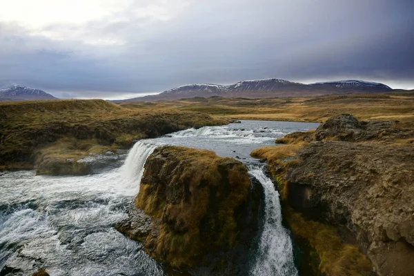 Водопад Рейкьяфосс Драматическим Небом Исландия — стоковое фото