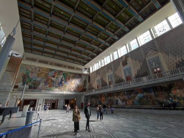 Oslo, Norveç - 30 Nisan 2022: Belediye Binası İçi Ana Salon