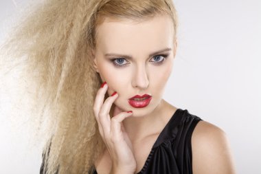 güzel sarışın saç tatlı bayan