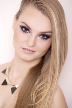 güzel sarışın saç tatlı bayan