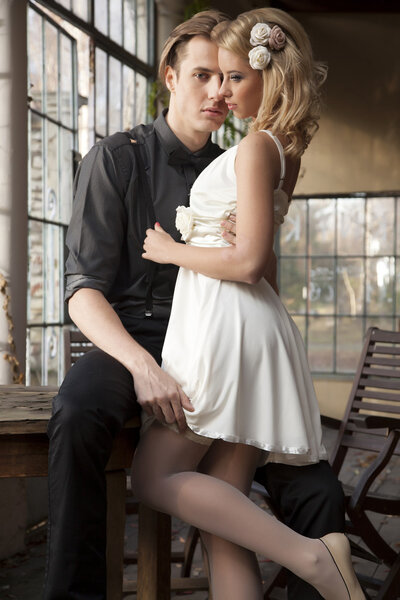 Портрет влюбленной молодой пары
 