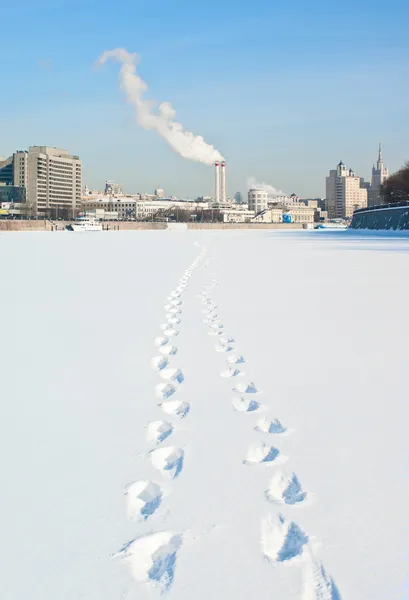 Moskva-rivier in de winter — Stockfoto