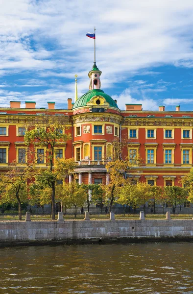 Château Mikhailovsky à Saint-Pétersbourg, Russie — Photo