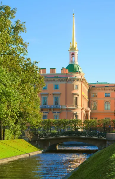 Mikhailovski kasteel. St.-petersburg, ru — Stockfoto