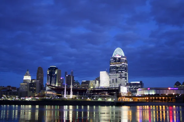 Şafaktan hemen önce editoryal cincinnati