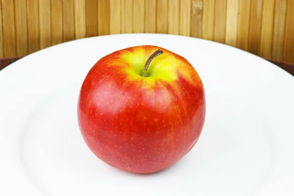 Apple On Plate — Stock Photo, Image