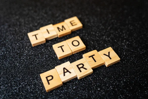 Party Time Wooden Lettering Black Shiny Background Fun Partying Concept — Stock Photo, Image