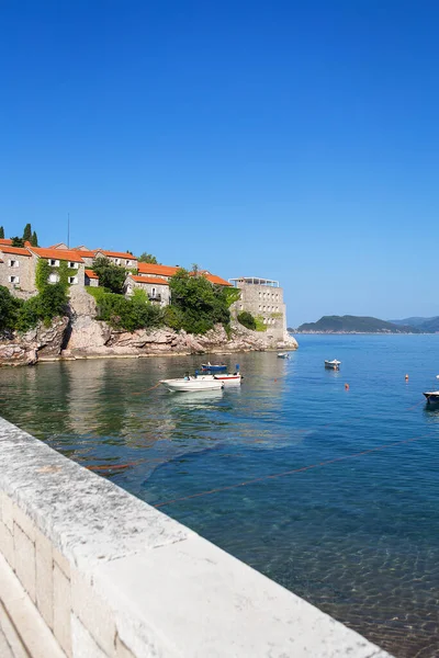 Karadağ Adriyatik Denizi Ndeki Stephen Tatil Beldesinin Ünlü Mimari Anıtı — Stok fotoğraf