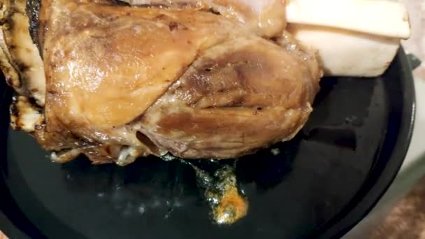 Pork Knuckle Baked Baking Sheet Oven Close Delicious Restaurant Homemade — Stok video