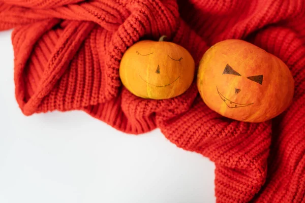 Zwei Kürbisse Mit Aufgemaltem Gesicht Das Konzept Des Feiertags Oktober — Stockfoto