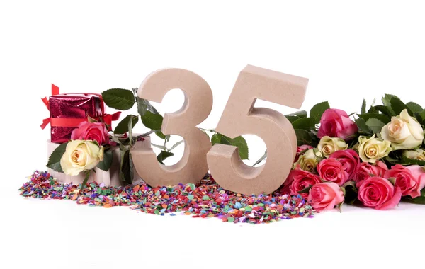Leeftijd in cijfers, versierd met rozen — Stockfoto