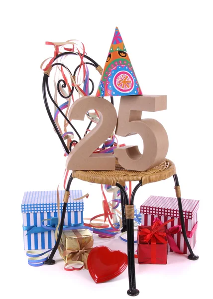 Feliz cumpleaños con la edad en cifras en un ambiente de fiesta —  Fotos de Stock