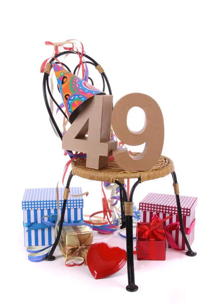Grattis på födelsedagen med åldern i siffror på partyhumör — Stockfoto
