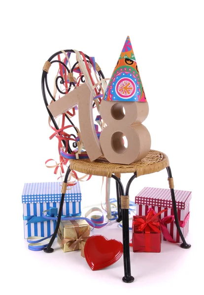 Feliz aniversário com a idade em números em um humor de festa — Fotografia de Stock