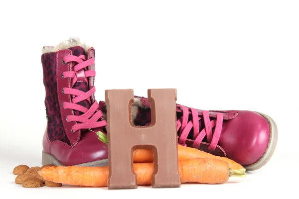 Att sätta skor för sinterklaas eve — Stockfoto